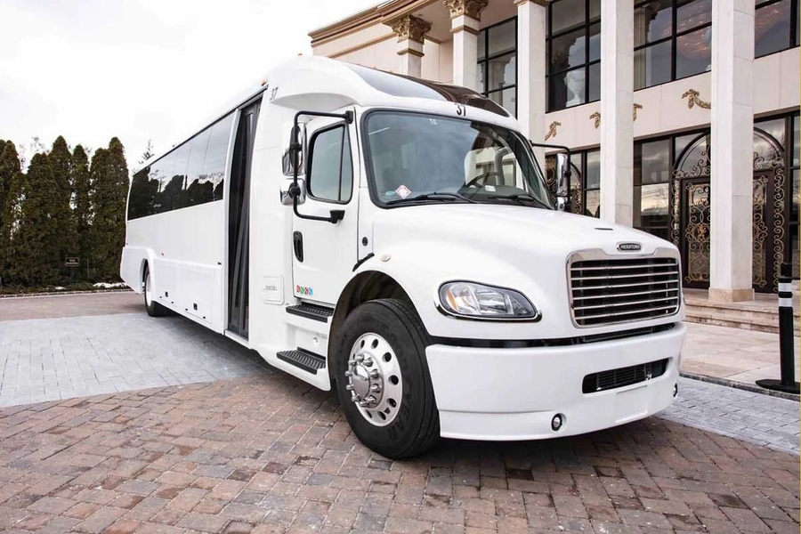 Coach Bus with Bathroom