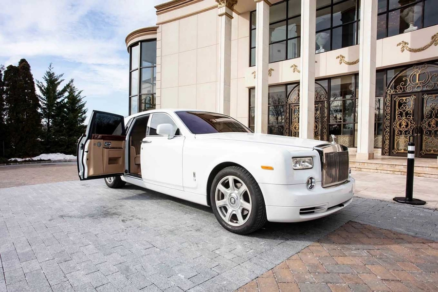 Rolls-Royce-Phantom