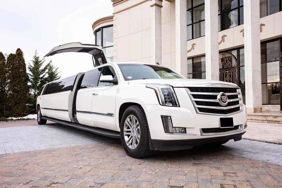 Cadillac-Escalade-Limousine