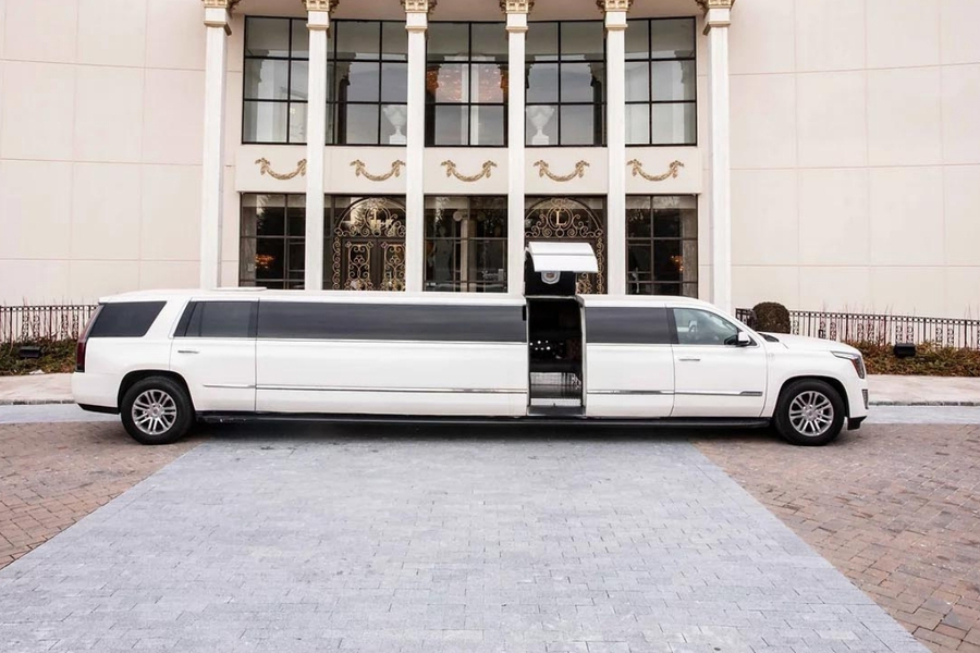 Cadillac-Escalade-Limousine