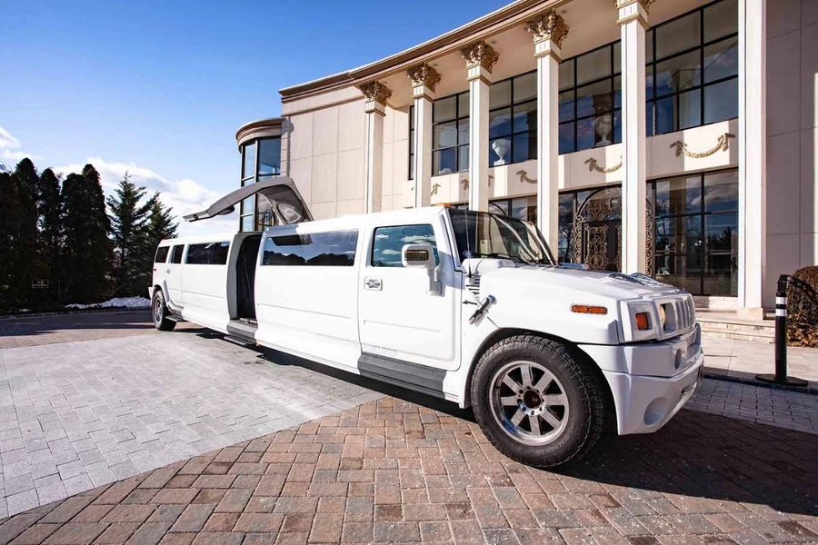 Hummer-Jet-Door-Limousine