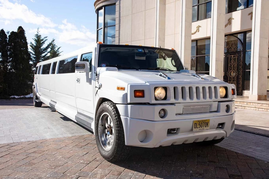 Hummer-Jet-Door-Limousine
