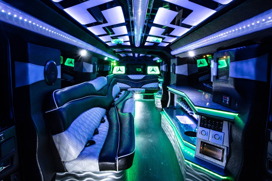 Mercedes-Benz-G-Wagon-Limo