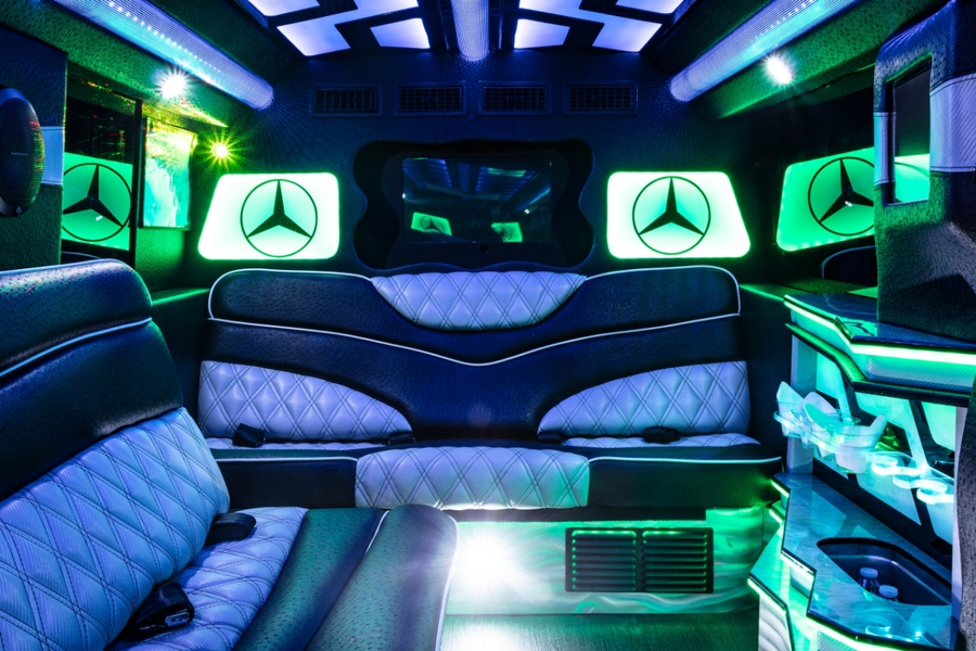 Mercedes-Benz-G-Wagon-Limo