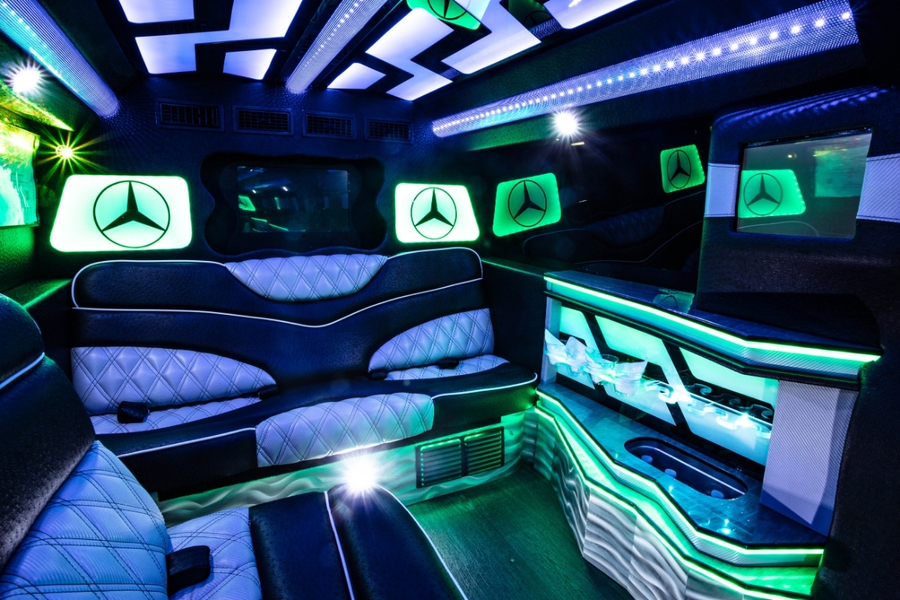 Mercedes-Benz-G-Wagon-Limo