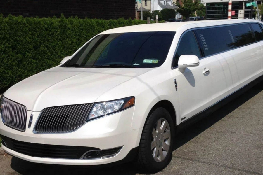 Lincoln-MKT-Limousine